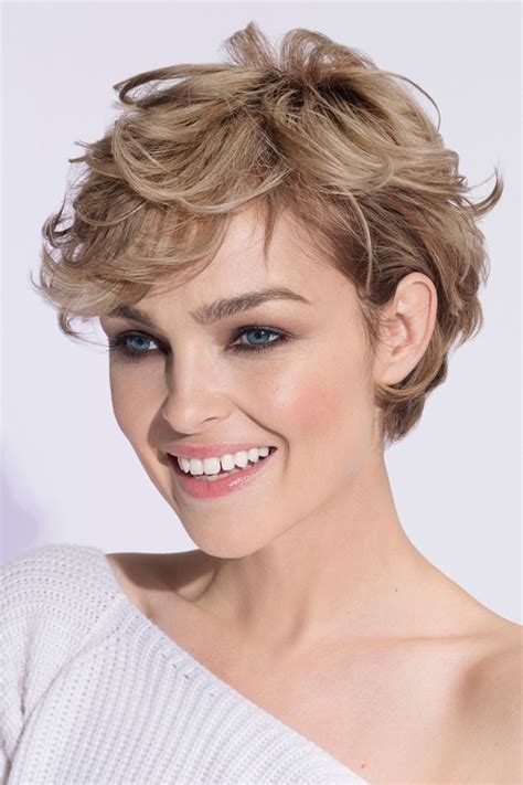 coupe cheveux mi court femme|Coupe mi courte femme